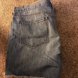 Old Navy Flirt Cut-Off Jean Shorts